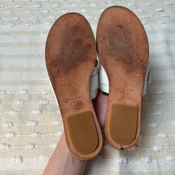 Cole Hann Amavia Double-Band Optic White Embossed Leather Sandals size 9.5 - Picture 8 of 11